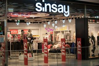 Te spodnie to hit lata. W Sinsay kosztują tylko 49,99 zł!