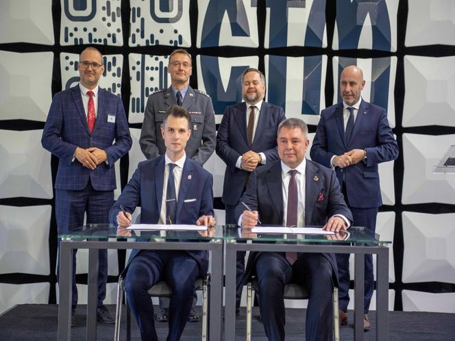 Uroczystość wmurowania kapsuły pod budowę Centrum Elektroniki Militarnej