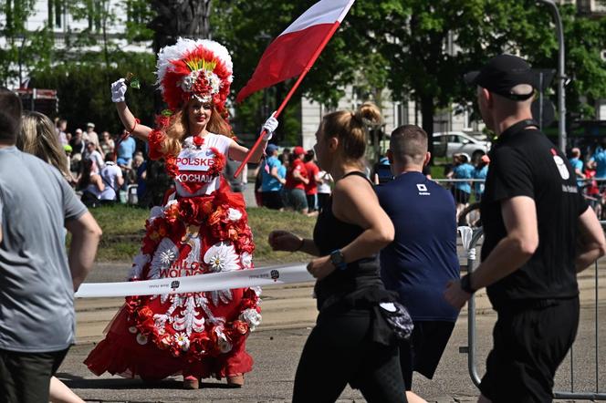 5 tysięcy zawodników wzięło udział w Biegu Konsytucji 3 Maja. Mamy zdjęcia z trasy! [GALERIA]