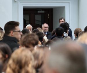Upamiętnienie brutalnie zaatakowanej pracowniczki UW (8.05.2025)