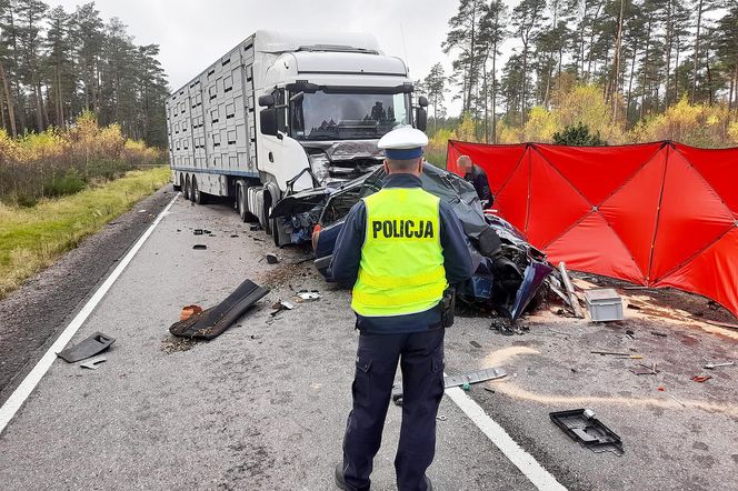 Tragiczny wypadek na Kaszubach. Nie żyją trzy osoby 