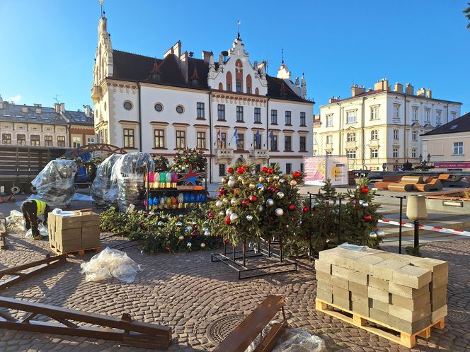 Świąteczne Miasteczko w Rzeszowie już powstaje!