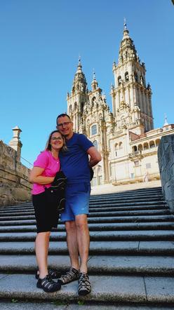 Małgorzata i Wiesław Brzezińscy po 10 dniach pielgrzymowania z Porto dotarli do Santiago de Compostela