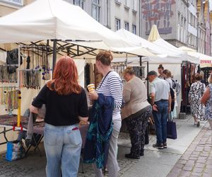 Dni Olsztyna 2025. Dziesiątki wystawców i setki olsztynian na Jarmarku Jakubowym
