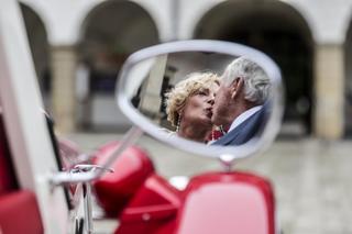 Iwona zSanatorium miłości wystawiła swoją suknię ślubną na sprzedaż. Czy to koniec miłości do Gerarda?