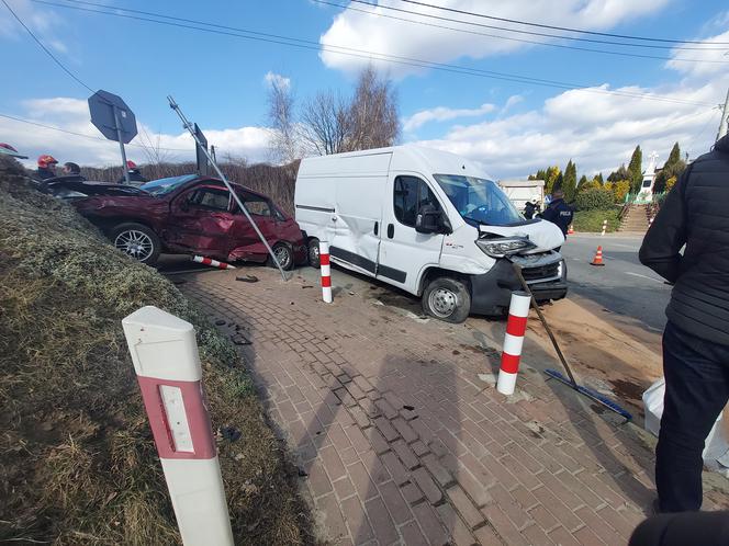 Wypadek na feralnym skrzyżowaniu w Ambrożowie 