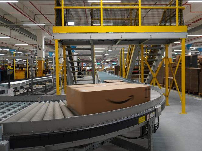 Nowe centrum logistyczne Amazon w Polsce otworzyło się w województwie śląskim. Zapewni ponad 1000 nowych miejsc pracy