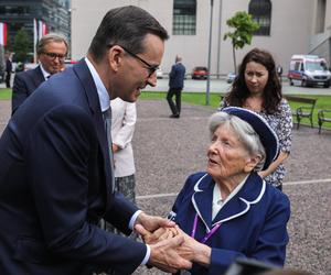 Premier Mateusz Morawiecki chwali się odpoczynkiem z rodziną. Odpowiada mu Rafał Trzaskowski