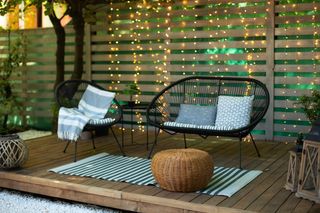 Twoje prywatne miejsce do relaksu.  Jak urządzić balkon lub taras, by odpoczywać jak na wakacjach