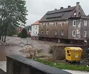 Lądek Zdrój i Stronie Śląskie zalewa woda. Dramatyczna sytuacja mieszkańców 