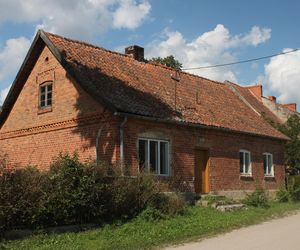 Mazury czy Warmia? Odkryj niezwykłą wieś na pograniczu, która zachwyca historią!