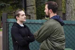 Barwy szczęścia odc. 2802. Marcin Kodur (Oskar Stoczyński), Kiciak (Artur Ziółkowski)	