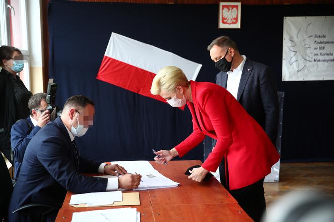 Wybory 2020. Para prezydencka razem z córką oddali głosy w drugiej turze