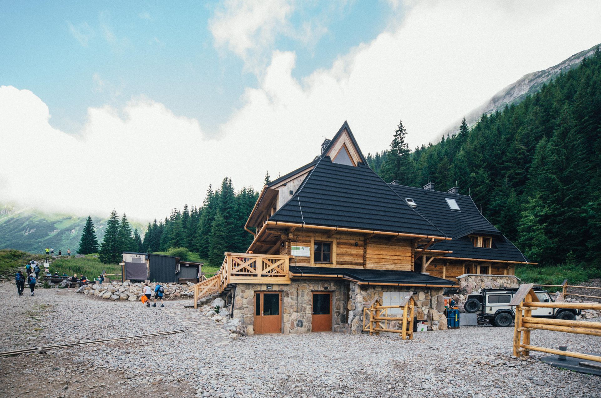 Schronisko PTTK na Hali Kondratowej