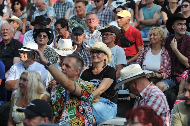 Piknik Country i Folk 2025. Tysiące fanów muzyki przyjechały do Mrągowa na kultowy festiwal