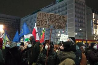 Strajk Kobiet w Warszawie. Takie transparenty mieli ze sobą protestujący (29.01.2021)