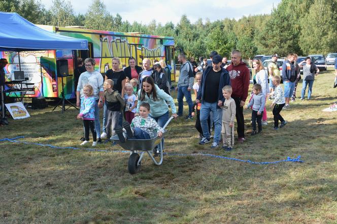 Piknik "Tak to było sto lat temu" w Dąbrówce Stany