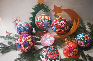 Malowane ozdoby choinkowe z Zalipia