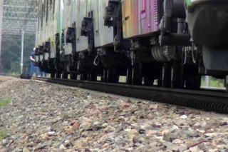 Koszmarny wypadek na torach. Zginął człowiek. Odwołane i opóźnione pociągi