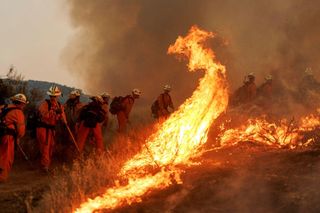 Trwają ewakuacje mieszkańców