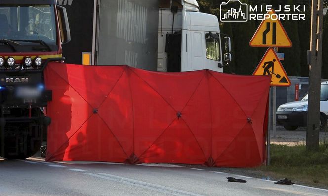 Koszmar w Nasielsku. Wpadł pod ciężarówkę. Pieszy nie miał żadnych szans