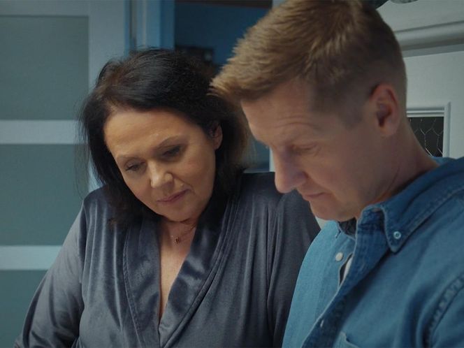 M jak miłość, odcinek 1848: Marysia (Małgorzata Pieńkowska), Paweł (Rafał Mroczek) 