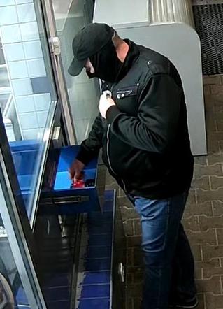 Kradł na potęgę! Policja ma zdjęcie złodzieja. ROZPOZNAJESZ GO?