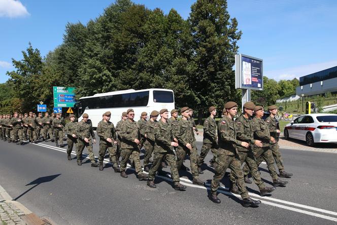 Defilada wojskowa w Katowicach i piknik. Wojewódzkie Obchody Święta Wojska Polskiego 2024