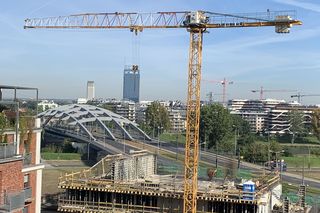 Żurawie wieżowe budowlane - rodzaje, ceny. Uprawnienia do obsługi żurawi budowlanych
