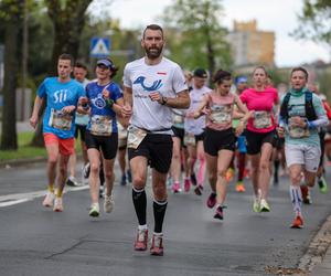 Wings for Life 2023. Tysiące biegaczy na ulicach Poznania