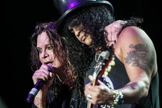 Legendarny muzyk sprzedaje swoje DNA. Klonujcie mnie!. Chce za to kupę kasy