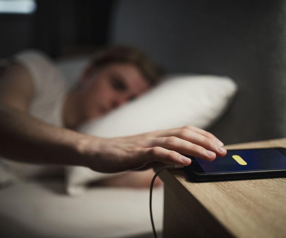 Wstawanie w ten sposób to horror dla hormonów. Spadek płodności i gorszy nastrój