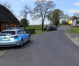 Czołowe zderzenie w gminie Piotrków Kujawski. Pijany sprawca uciekał przed policją