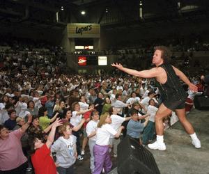 Gwiazdor telewizji znaleziony martwy w domu. Dzień wcześniej świętował urodziny!