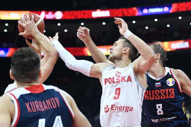 Mateusz Ponitka jest liderem reprezentacji Polski na koszykarskich mistrzostwach. Przeciwko Rosji rzucił 14 punktów.