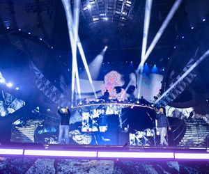 Tragiczna śmierć Magika poruszyła Polskę, a ale jego muzyka wciąż żyje. Teraz Paktofonika wystąpi w Opolu