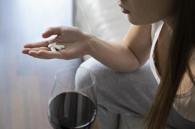 Co się stanie, jak połączę alkohol z antybiotykiem? Można się zdziwić