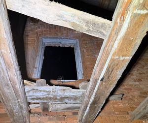 Ściana zawaliła się na drogę