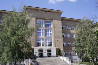 7. Zespół Szkół Handlowych w Poznaniu 