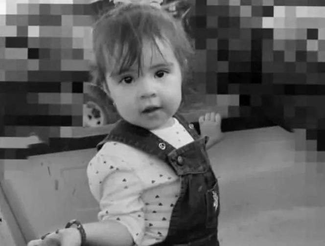 Dziewczynka b&w