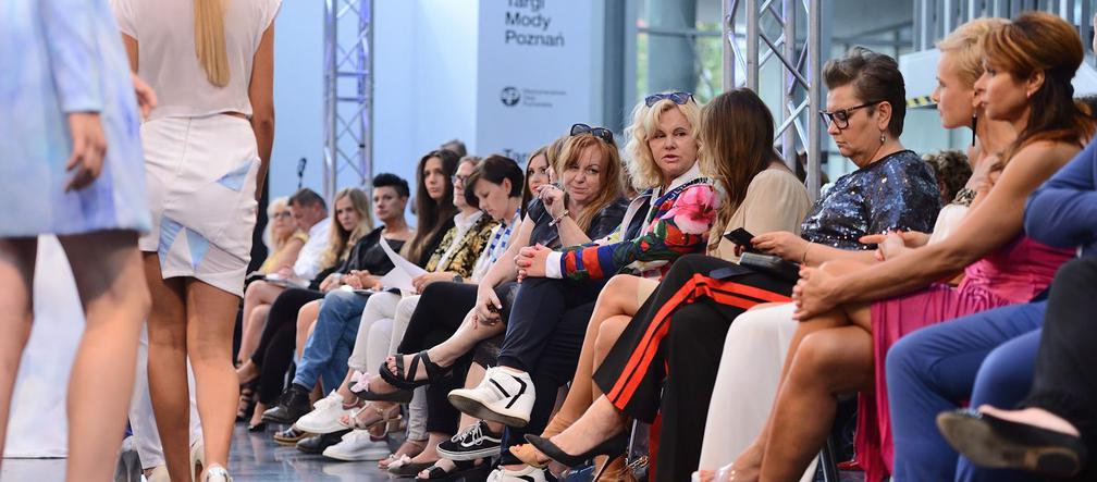 Aktorki na pokazie mody plus size