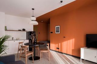 40-metrowe, industrialne mieszkanie w starej fabryce