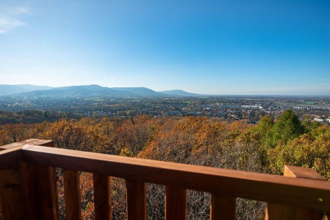 Nowa wieża widokowa w Małopolsce już otwarta. Warto wybrać się tam zwłaszcza jesienią