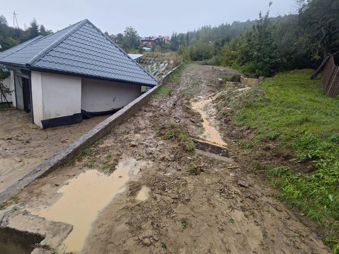 Obraz po gwałtownych burzach w Małopolsce. Kraków pod wodą, setki interwencji strażaków w województwie