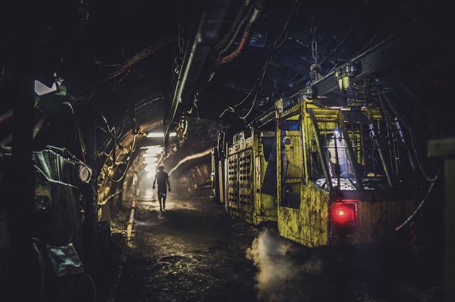 Podziemni gladiatorzy! Zobacz niezwykłe zdjęcia górników przy pracy w kopalni [ZDJĘCIA]
