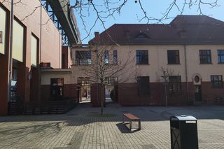 W miejscu, gdzie dziś znajdują się sklepy i restauracje, przez dziesięciolecia działały słynne Bydgoskie Zakłady Mięsne