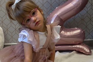 Postęp choroby można zatrzymać, ale potrzebne są miliony. „Mamy tylko jedno marzenie - aby Pola dostała szansę na zdrowie”