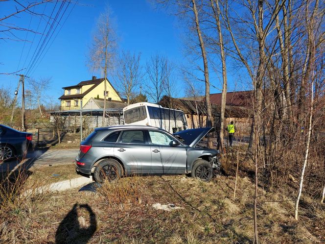 Zderzenie autobusu z autem osobowym w Rzepinku