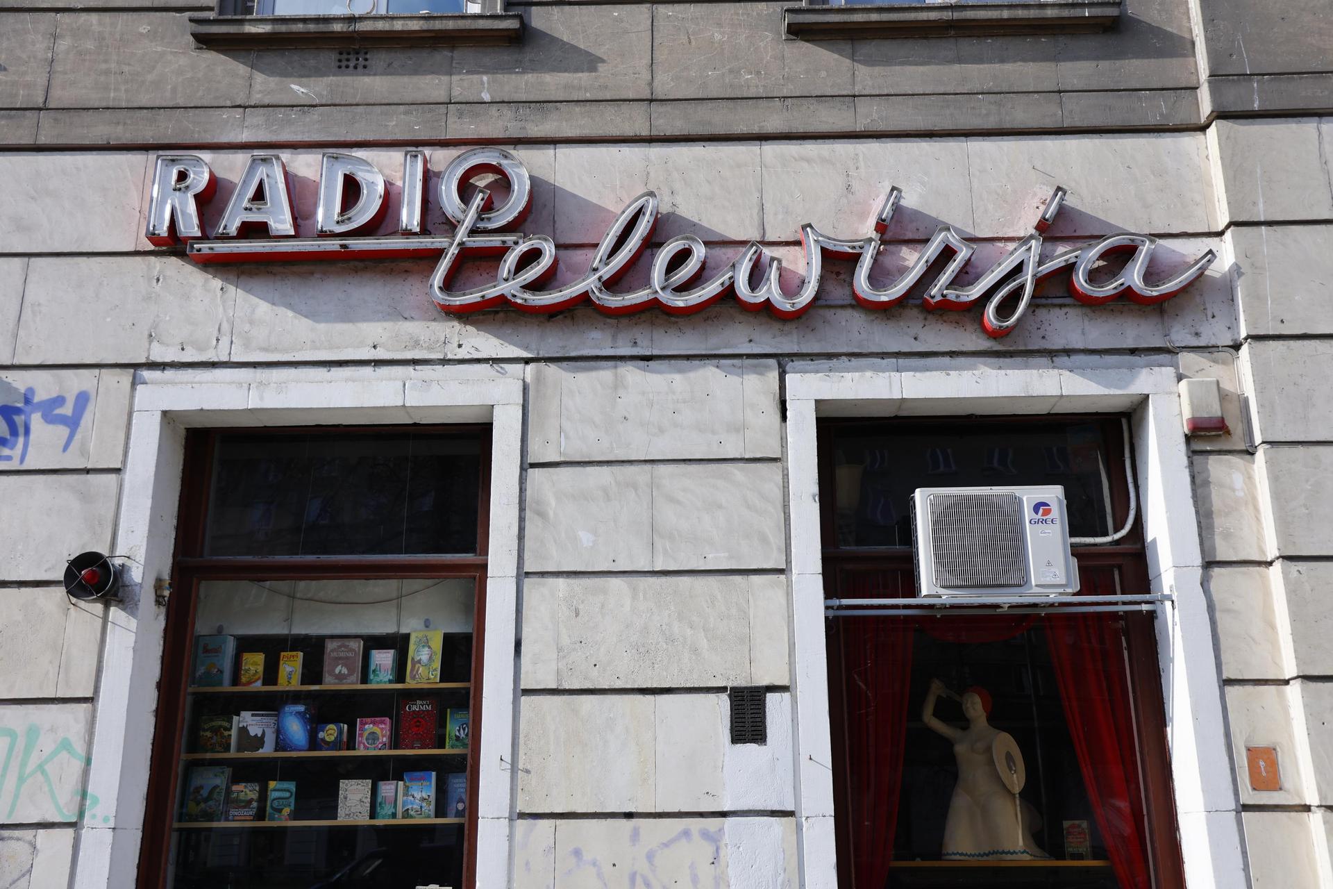 Warszawskie neony z PRL-u - zobacz zdjęcia iluminacji i sprawdź, gdzie je znaleźć