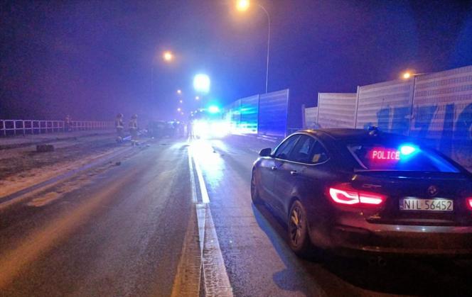 Wypadek w Iławie. 22-letni kierowca ROZBIŁ MERCEDESA. O mały włos nie zginął [ZDJĘCIA]